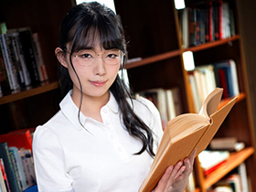 清楚な文学少女は小悪魔痴女 中年オヤジを拘束し好き放題精子を貪る中出し性交 篠宮花音 サンプル動画サムネイル